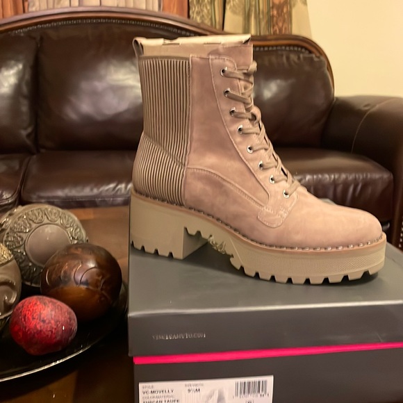 Vince Camuto Tan Combat Boot 9.5